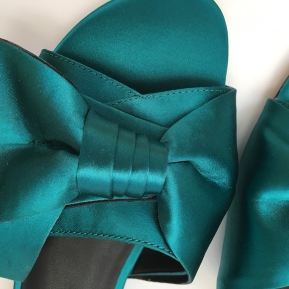 REBECCA MINKOFF Tropical Green Calista Bow Sandal, size 6 - Picture 7 of 10
